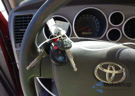 2011 Toyota Tundra Grade 4.6L V8 from USA, damaged, VIN 5TFUM5F10BX025168